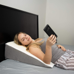 Bed wedge pillow memory foam triangle pillow suitable for napping